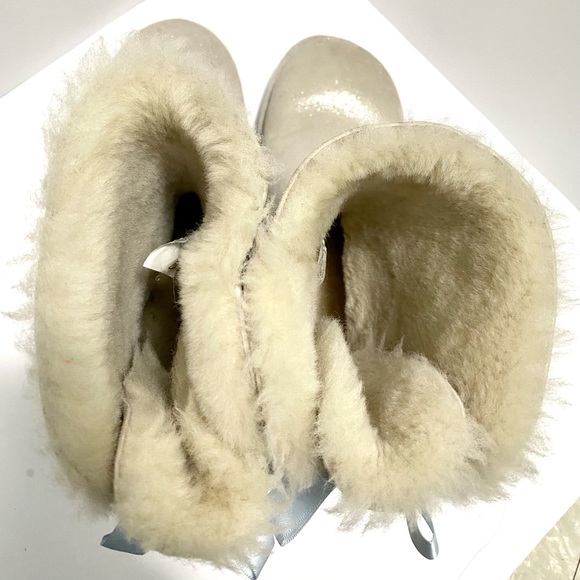 UGG “I Do Collection” Bailey Boot size 9 - Picture 4 of 8